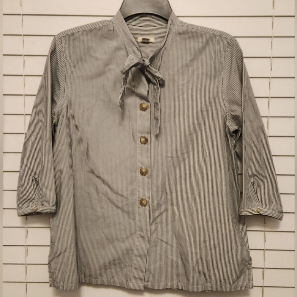 Fossil Striped Button-Up Blouse with Tie Neck Size Small